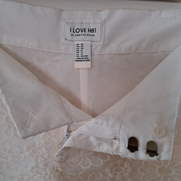 Cream Floral Lace Shorts with Pockets - Picture 3 of 6